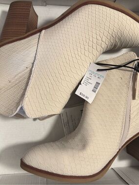 Maurices Cream Textured Heeled Ankle Booties